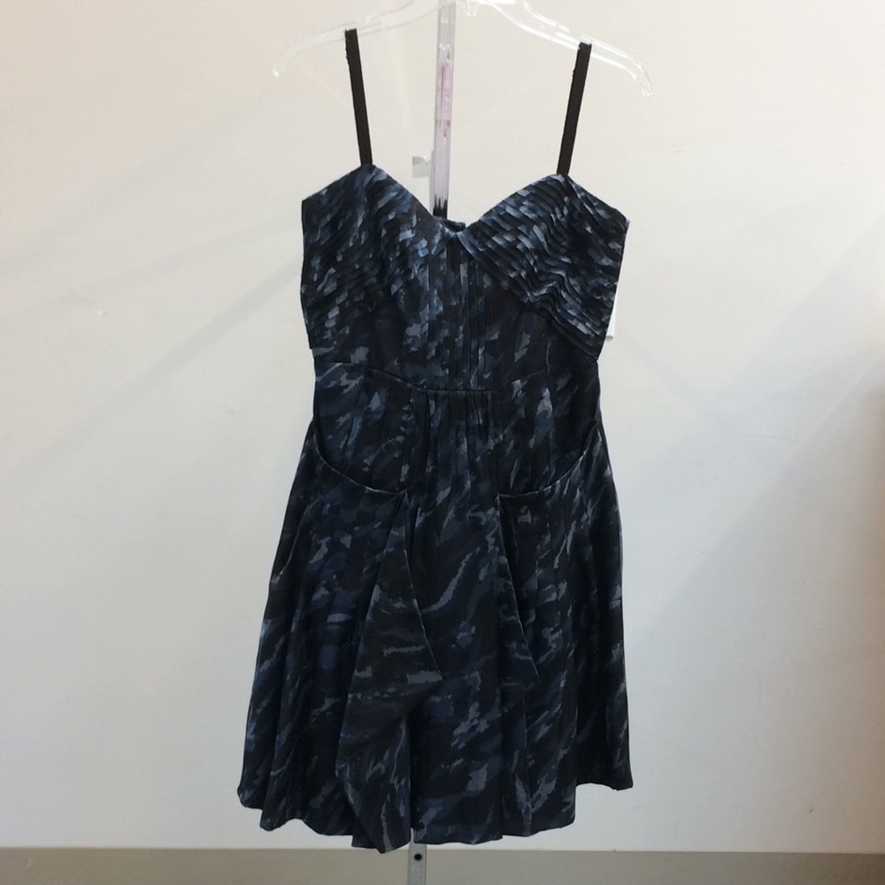 BCBGMAXAZRIA cocktail dress Sz 4 pleated